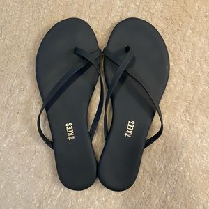 TKEES Riley crisscross flip flop- LIKE NEW-